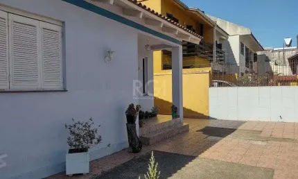 Casa com 3 quartos à venda na Rua Doutor João Evangelista F. da Costa, 146, Cavalhada, Porto Alegre