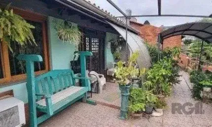 Vende-se ampla casa 6 quartos, 2 suítes, 5 vagas de garagem, churrasqueira e duas entradas individuais - 360m² - Chácara das Pedras