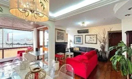 Apartamento com 3 Dormitórios, Suíte e Sacada e 1 vaga - 115m² - Petrópolis