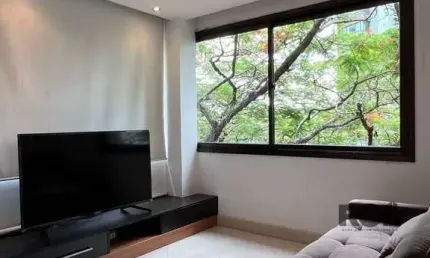 Excelente apartamento inteiramente decorado e mobiliado, com ótimo acabamento em localização privilegiada.