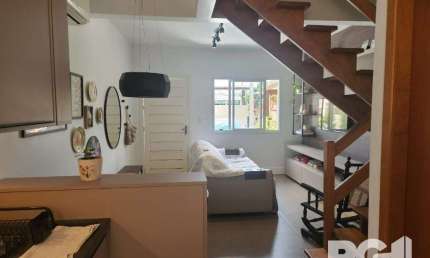 Casa com 2 quartos à venda na Rua Capitão Pedroso, 497, Restinga, Porto Alegre