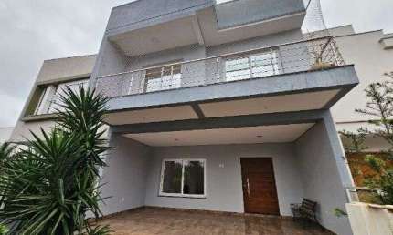 Casa Condominio em Porto Alegre, no bairro Hípica, com 4 dormitório(s), e 4 banheiros, à venda.