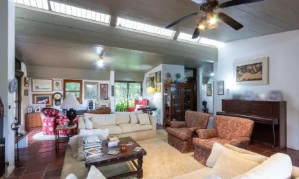 Casa para Venda - 600m², 3 dormitórios, sendo 1 suites, 8 vagas - Vila Assunção