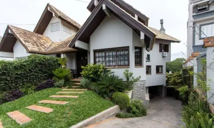 Casa com 3 quartos à venda na Rua Edgar Luiz Schneider, 133, Jardim Isabel, Porto Alegre
