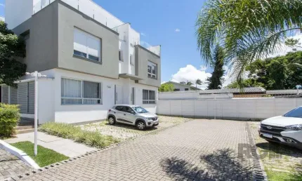 Casa em Condomínio, 197m², 3dormitórios, bairro Glória