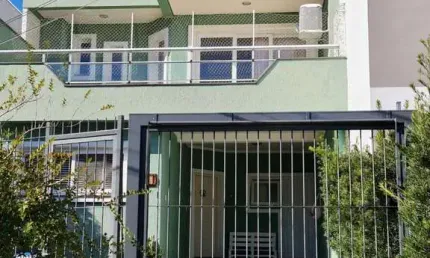 Casa com 3 quartos à venda na Rua Canísio Binsfeld, 411, Hípica, Porto Alegre