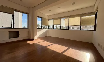 Sala comercial com uma vaga de garagem no bairro bom fim