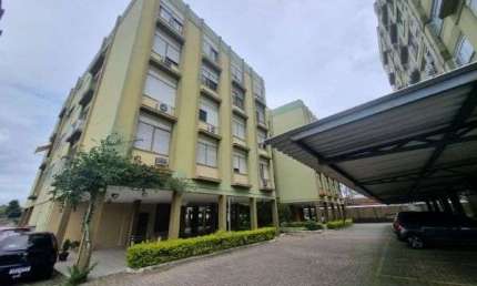 Apartamento em Porto Alegre, no bairro Cristal, com 2 dormitório(s), e 2 banheiros, à venda.