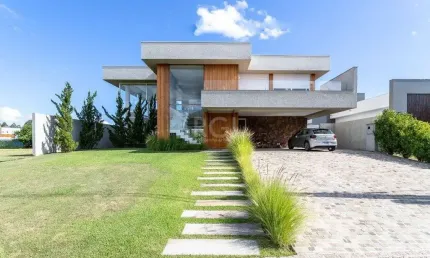 Casa Condominio para Venda - 380m², 3 dormitórios, sendo 3 suites, 6 vagas - Terra Ville