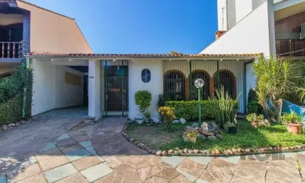 Casa com 3 quartos à venda na Rua Jaguari, 961, Cristal, Porto Alegre