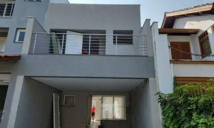 Casa com 2 quartos à venda na Rua Ari Peixoto Martins, 231, Espírito Santo, Porto Alegre
