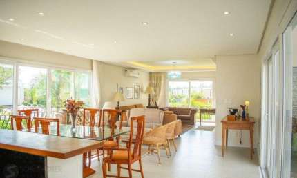 Casa para Venda - 243.12m², 4 dormitórios, sendo 1 suites, 4 vagas - São Vicente