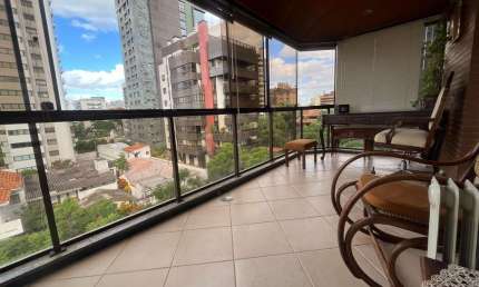 Apartamento 3 quartos, suíte, sacada, lareira, churrasqueira, 2 vagas de garagem