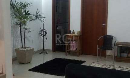 Casa para Venda - 300m², 3 dormitórios, sendo 3 suites, 6 vagas - São Lucas