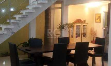 Casa para Venda - 300m², 3 dormitórios, sendo 3 suites, 6 vagas - São Lucas