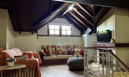Cobertura duplex com 2 suítes e uma vaga para Comprar em Gramado.