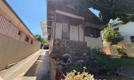 Casa com 3 quartos à venda na Rua Camaquã, 548, Camaquã, Porto Alegre