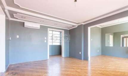 Apartamento de 3 dormitórios no Centro Histórico de Porto Alegre