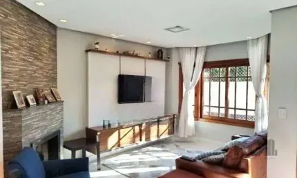 Casa em condomínio em Ipanema de 3 dormitórios e 2 vagas