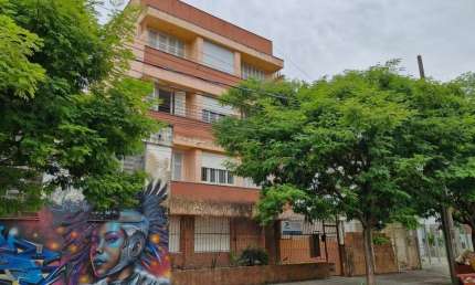 Apartamento com 3 Quartos e 2 banheiros à Venda, 84 m² por R$ 280.000