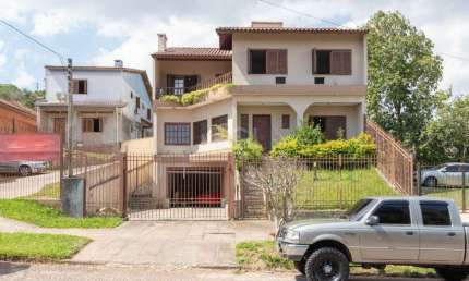 Casa para Venda - 460m², 4 dormitórios, sendo 1 suites, 4 vagas - Cristal