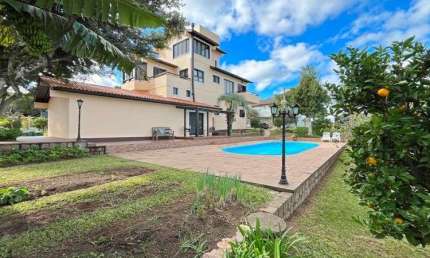 Altos do lago- 455 m² de área privativa, 3 d, 3 vagas , piscina , Linda e ampla casa em condomínio.