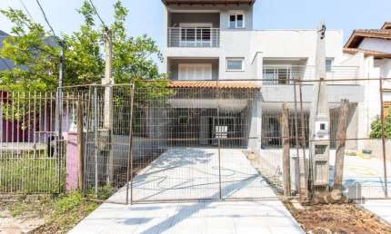 Casa com 3 quartos à venda na Rua Ari Peixoto Martins, 201, Espírito Santo, Porto Alegre
