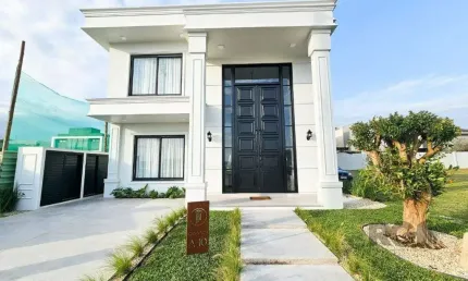 Sobrado Novo com 5 quartos em Condomínio Fechado com 207m² privativos