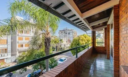Casa com 6 quartos à venda na Rua Carlos Von Koseritz, 745, São João, Porto Alegre