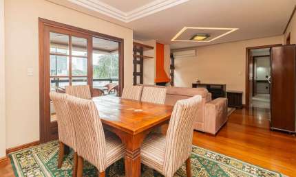 Apartamento à venda no bairro Petrópolis em Porto Alegre/RS