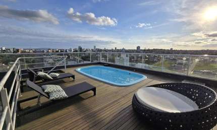 Apartamento semimobiliado com 2 dormitórios (1 suíte) em Gravataí