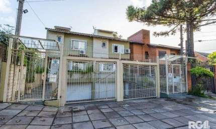 Casa à venda na Rua João Berutti, 335, Chácara das Pedras, Porto Alegre