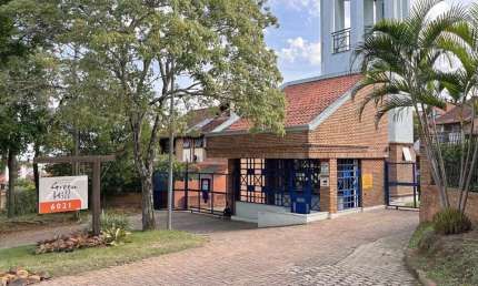 Casa com 2 quartos à venda na Avenida da Cavalhada, 6120, Cavalhada, Porto Alegre