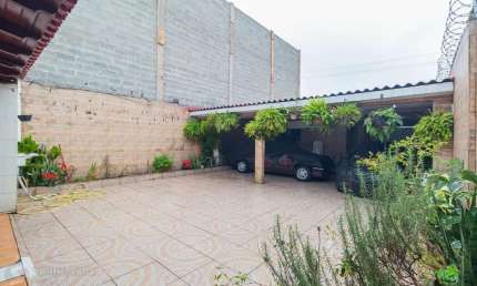 Casa com 2 dormitórios no bairro Sarandi, Porto Alegre