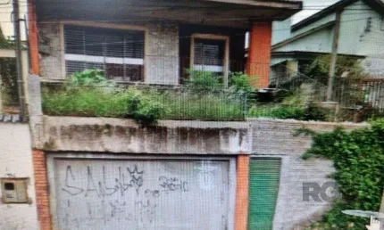 Casa com 3 quartos à venda na Avenida Coronel Gastão Haslocher Mazeron, 507, Medianeira, Porto Alegre