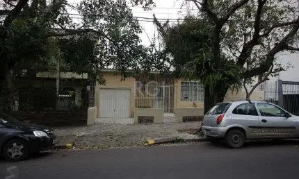 Casa com 3 Dormitórios Para comprar 250 m² - Petrópolis - Porto Alegre/R