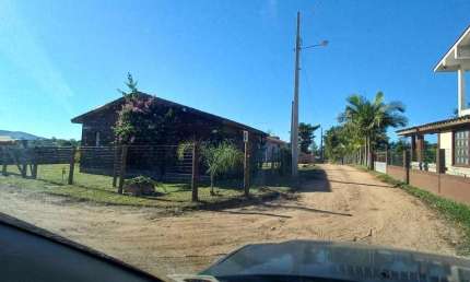 LINDA CASA CABANA MISTA 3 DORMITÓRIOS EM GAROPABA NA ENCANTADA