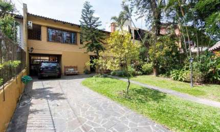 Casa para Venda - 435m², 4 dormitórios, sendo 4 suites, 4 vagas - Cristal