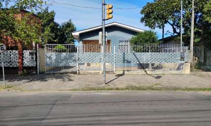 casa térrea 3 dormitórios com 2 vagas cobertas e demais descobertas no bairro cristal