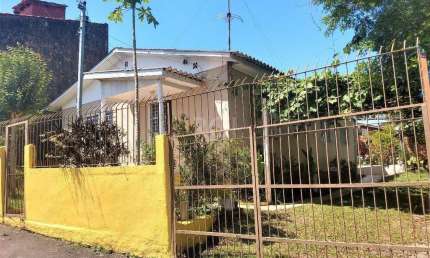 Casa para Venda - 81m², 2 dormitórios, 4 vagas - Vila Nova