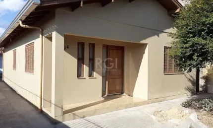 Casa para Venda - 170m², 3 dormitórios, sendo 1 suites, 2 vagas - Feitoria