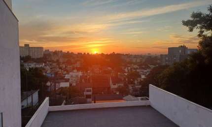 Casa com 3 quartos à venda na Rua Tomaz Edison, 278, Santo Antônio, Porto Alegre