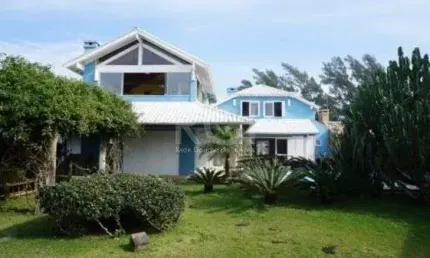 Casa para Venda - 500m², 7 dormitórios, sendo 2 suites, Atlântida
