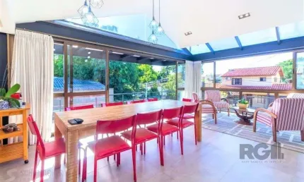 Casa com 4 quartos à venda na Rua Criciúma, 180, Guarujá, Porto Alegre