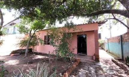 Casa em Porto Alegre, no bairro Restinga, com 5 dormitório(s), e 5 banheiros, à venda.