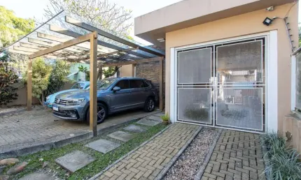 Casa com 3 quartos à venda na Rua Comandai, 609, Cristal, Porto Alegre