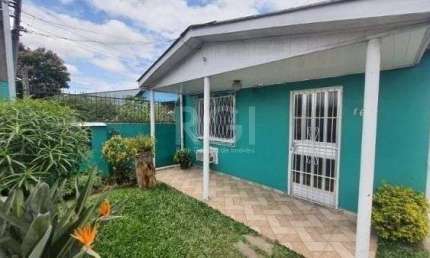 Casa para Venda - 220m², 4 dormitórios, 3 vagas - Restinga