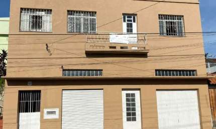 Casa com local comercial e apartamento - Centro- Santana do Livramento-RS