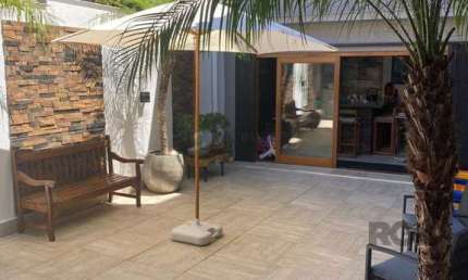 Casa com 4 quartos à venda na Rua Veríssimo Rosa, 331, Partenon, Porto Alegre