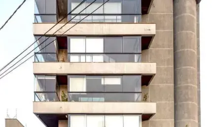 CONJUNTO COMERCIAL PODENDO FACILMENTE SER TRANSFORMADO EM APTO GARDEN
